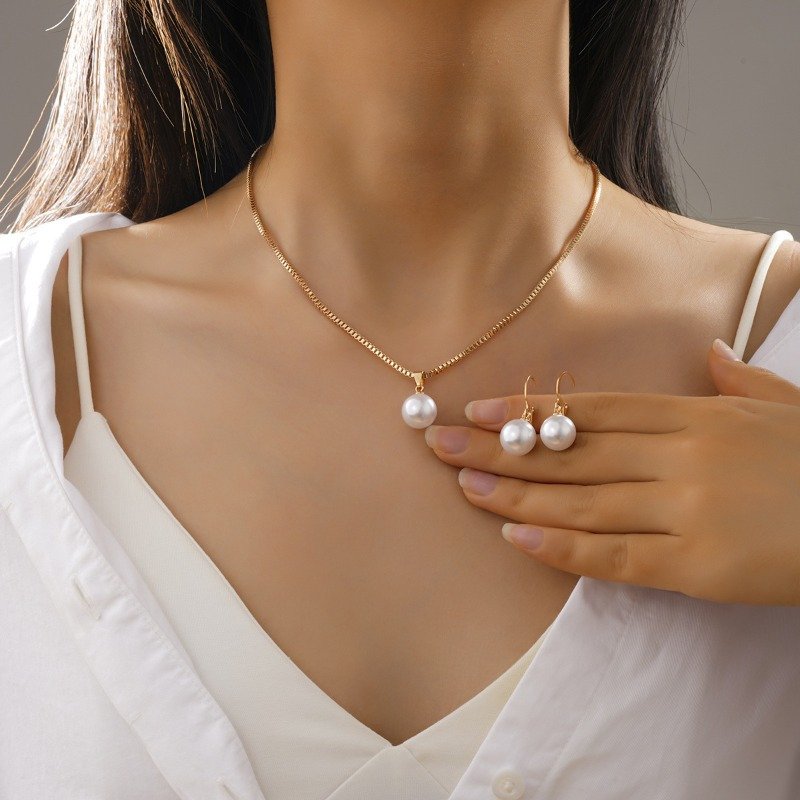 High-grade Earrings